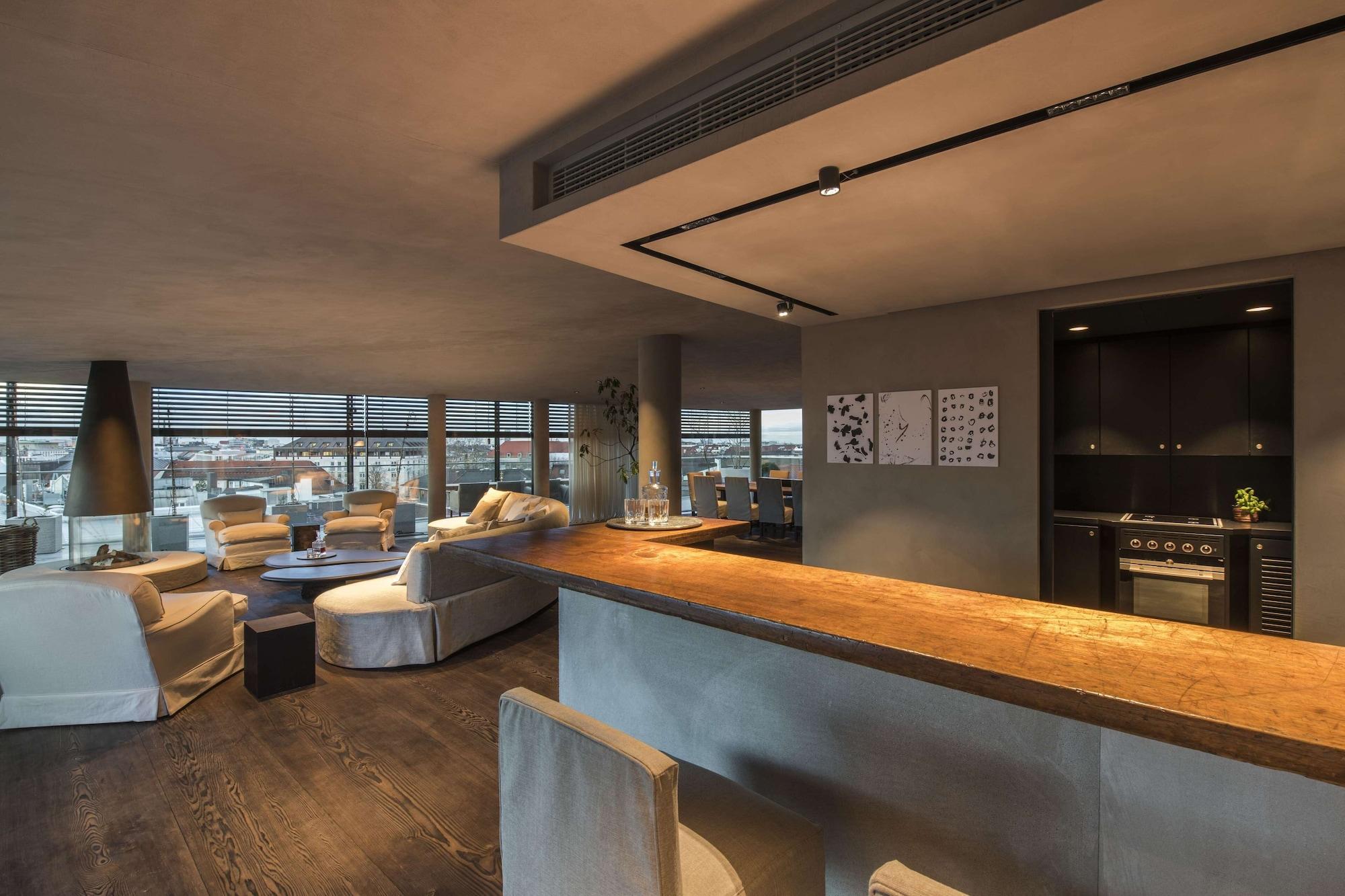 โรงแรมไบเออริเชอร์โฮฟ มิวนิก ภายนอก รูปภาพ The Sky Bar