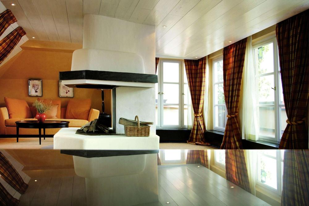 โรงแรมไบเออริเชอร์โฮฟ มิวนิก ภายนอก รูปภาพ A modern kitchen