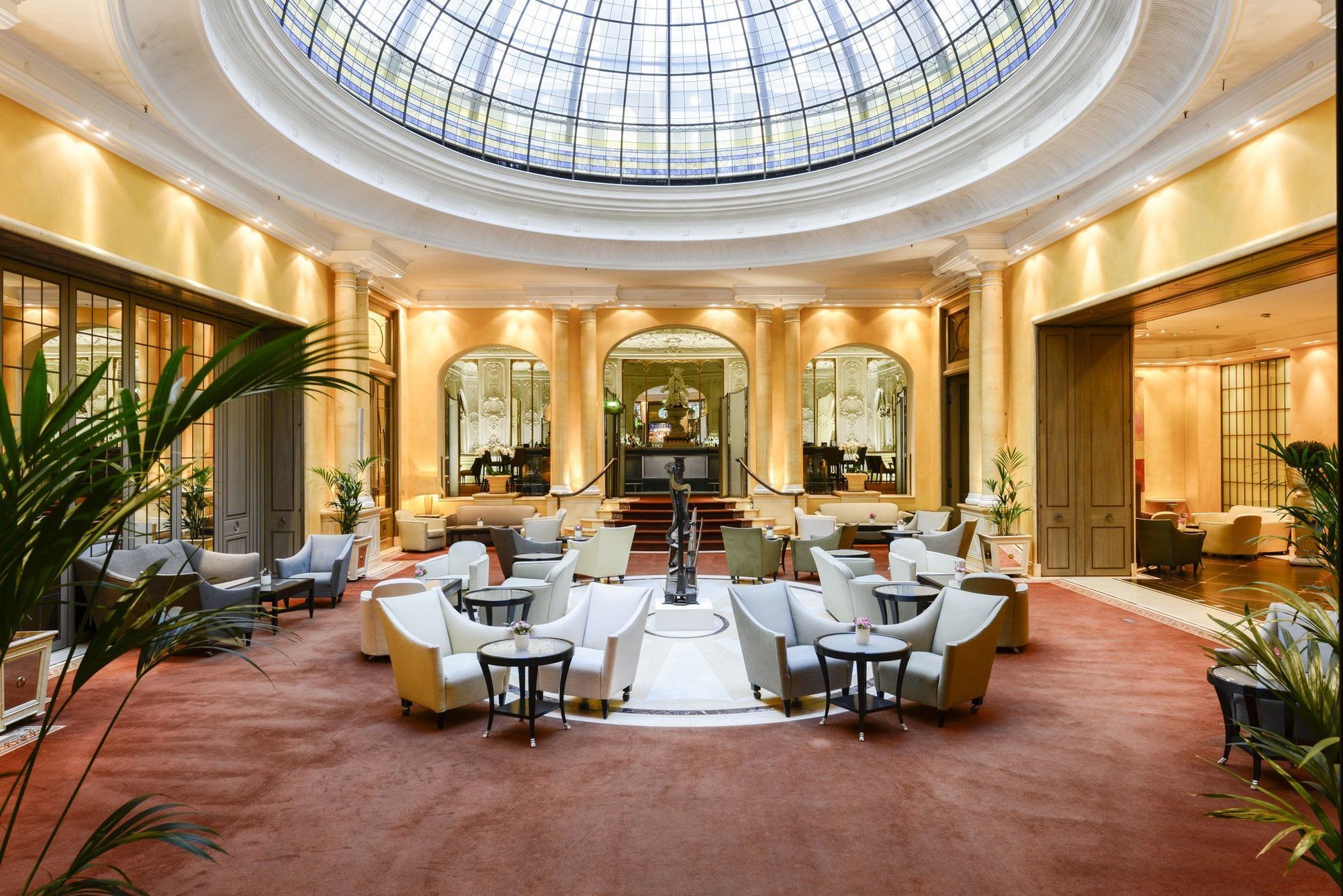 โรงแรมไบเออริเชอร์โฮฟ มิวนิก ภายนอก รูปภาพ The lobby