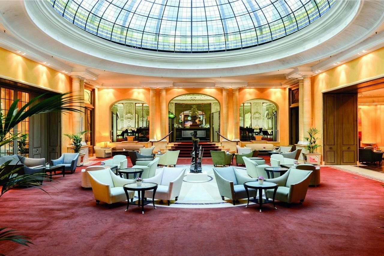 โรงแรมไบเออริเชอร์โฮฟ มิวนิก ภายนอก รูปภาพ The lobby