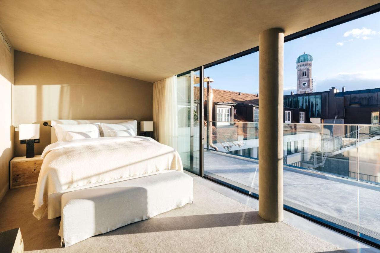 โรงแรมไบเออริเชอร์โฮฟ มิวนิก ภายนอก รูปภาพ A room at the Mandarin Oriental Munich