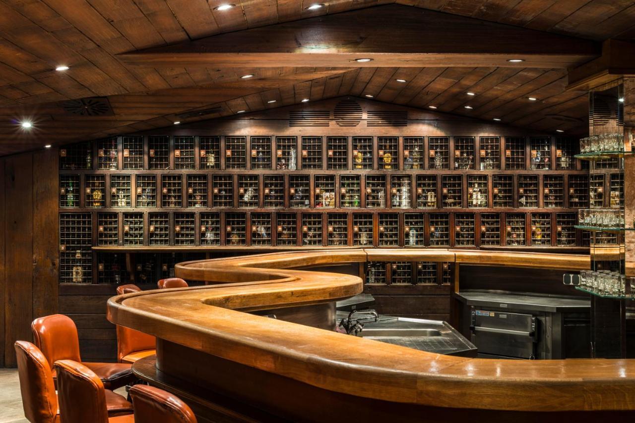 โรงแรมไบเออริเชอร์โฮฟ มิวนิก ภายนอก รูปภาพ The bar at the 2010 Sundance Film Festival